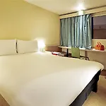 Ξενοδοχείο Ibis Est La Cite Καρκασόν