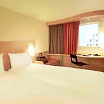 Ibis Est La Cite