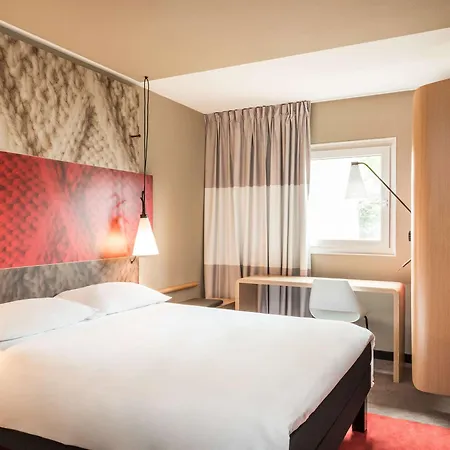 Ibis Est La Cite Hotel 3*