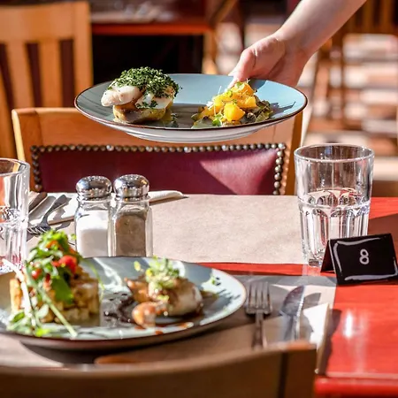 Hotel Ibis Est La Cité