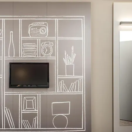 Ibis Est La Cite Hotel 3*