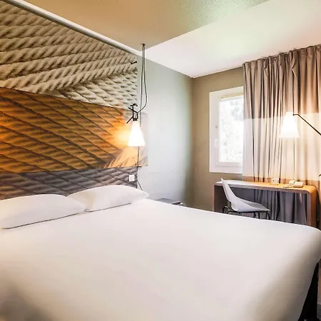 Ibis Est La Cite 3*