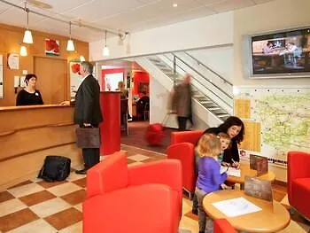 Ibis Est La Cité