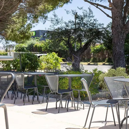 Ibis Est La Cite 3* Καρκασόν