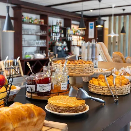 Ibis Est La Cite 3* Каркассон