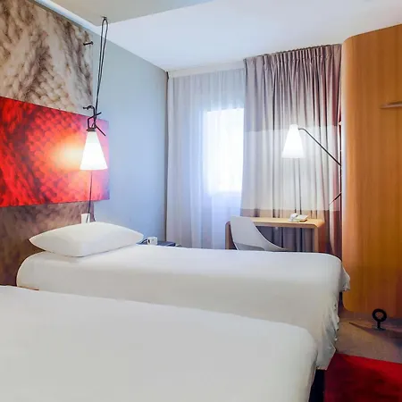 Ibis Est La Cite 3*