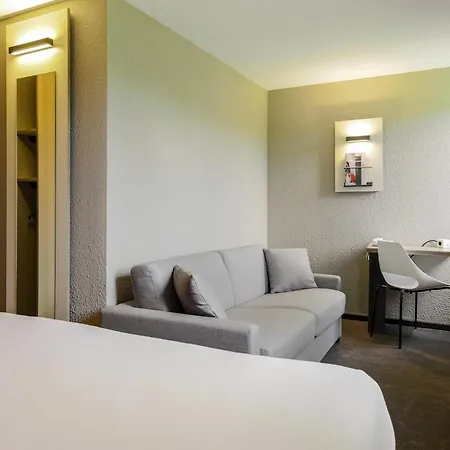 Ibis Est La Cité