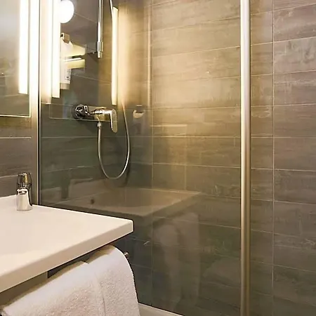 Hotel Ibis Est La Cité