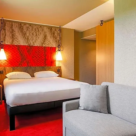 Hotel Ibis Est La Cité