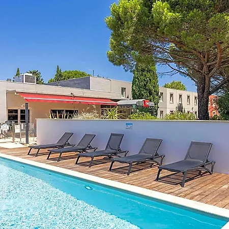 Ibis Est La Cité 3* Carcassonne