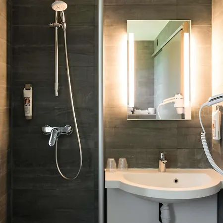 Ibis Est La Cite Carcassonne