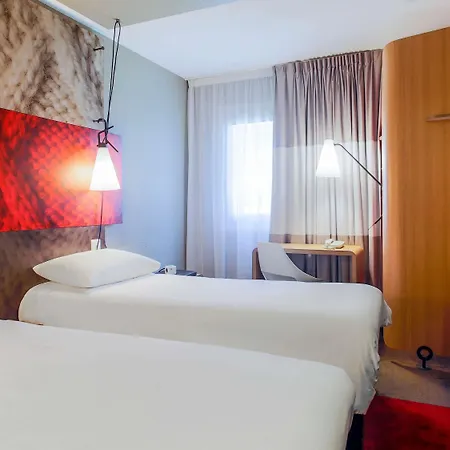 Ibis Est La Cite 3* Carcassonne
