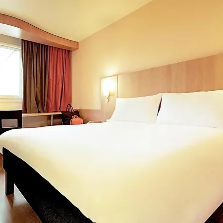 Ibis Est La Cité 3* Carcassonne