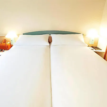 Ibis Est La Cite מלון 3*