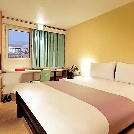 Ibis Est La Cité