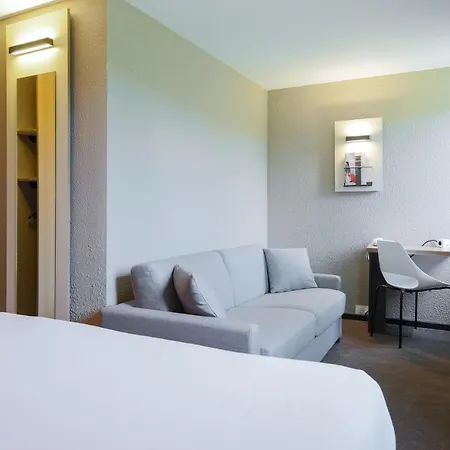 Ibis Est La Cité