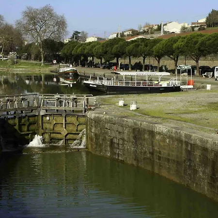 Ibis Est La Cité 3* Carcassonne