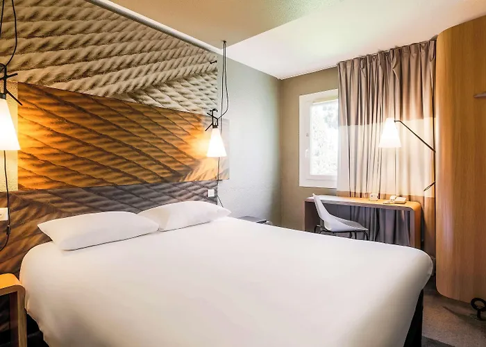 Ibis Est La Cite 3*