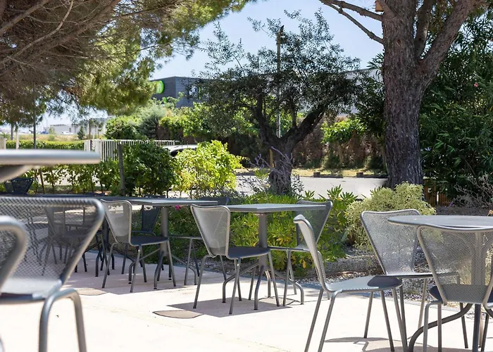 Ibis Est La Cite 3* Καρκασόν