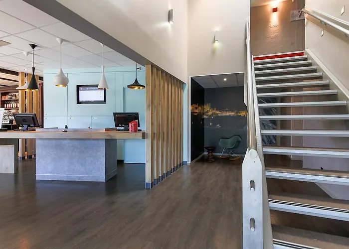 Ibis Est La Cite Καρκασόν