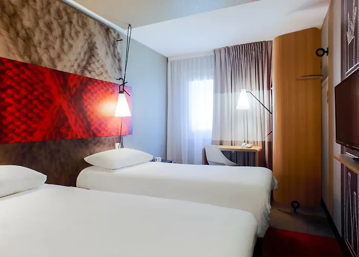 Ibis Est La Cite 3*